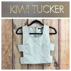 💸NWT KIWI TUCKER cream sleeveless crop top size S